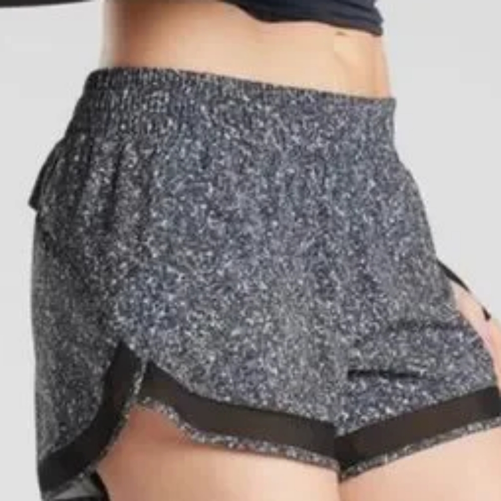 Athleta Mesh Racer Run Mid Rise Athletic Shorts Nwot